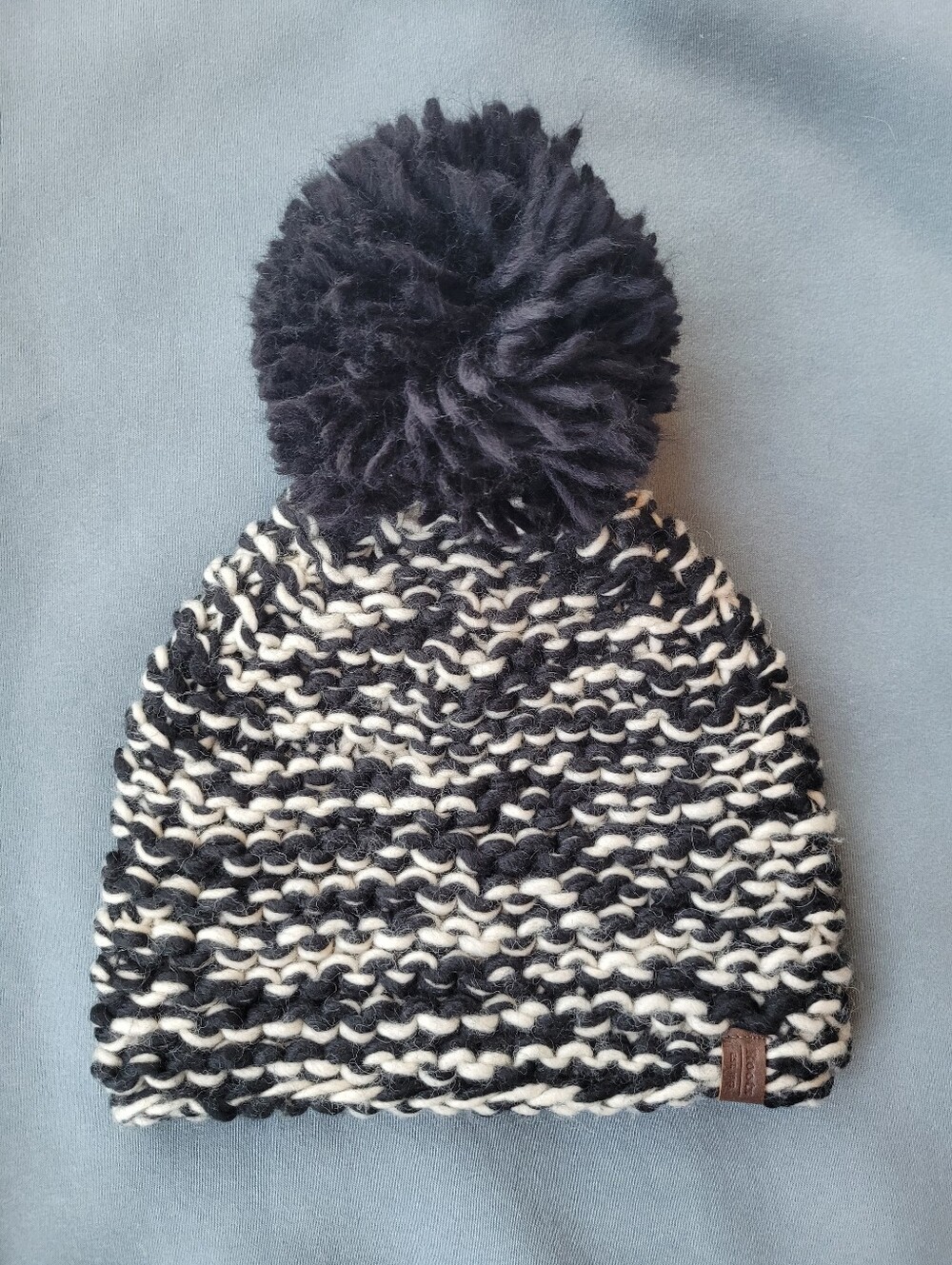 Roots Black & White Marled Chunky Knit Toque Beanie Pom Pom